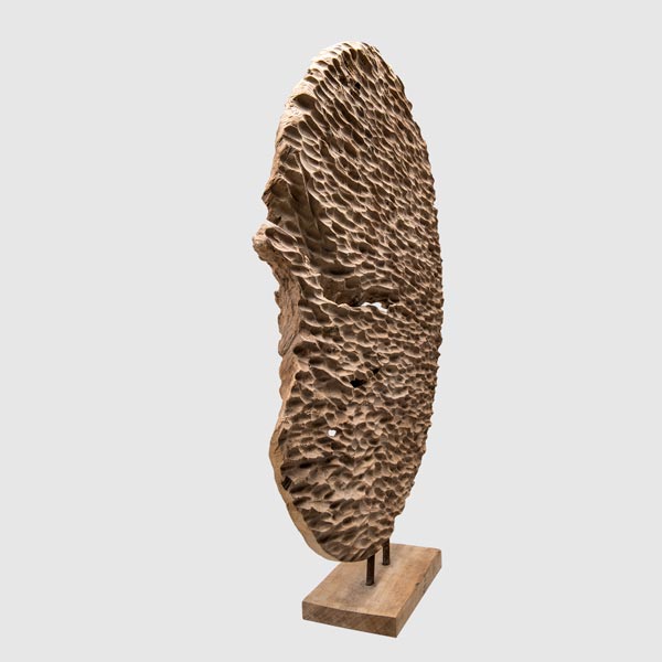 Starý teak s řezbo